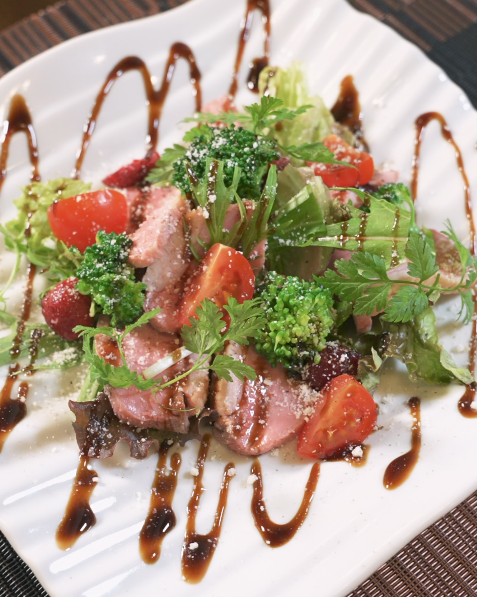 こだわりの料理と厳選されたお酒